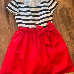 Beautiful NWT sz 7 satin dress with underskirt